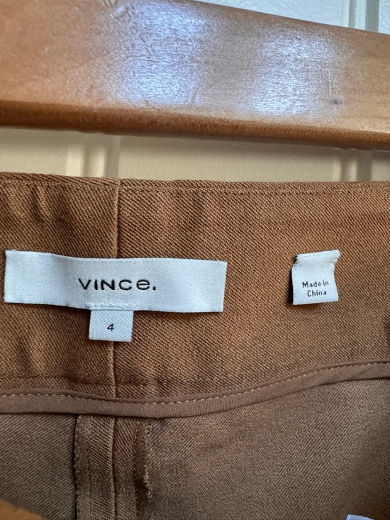 Vince Mid-Rise Kick Flare Cropped Pants in Toffee. Size 4 - Picture 6 of 7